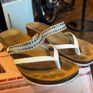 Mila Paoli Rhinestone Embellished Thong Leather Sandals Women's Size 7.5 slip on